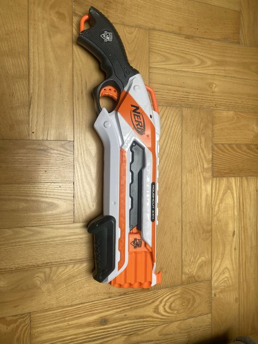 Pistolet nerf roughcut