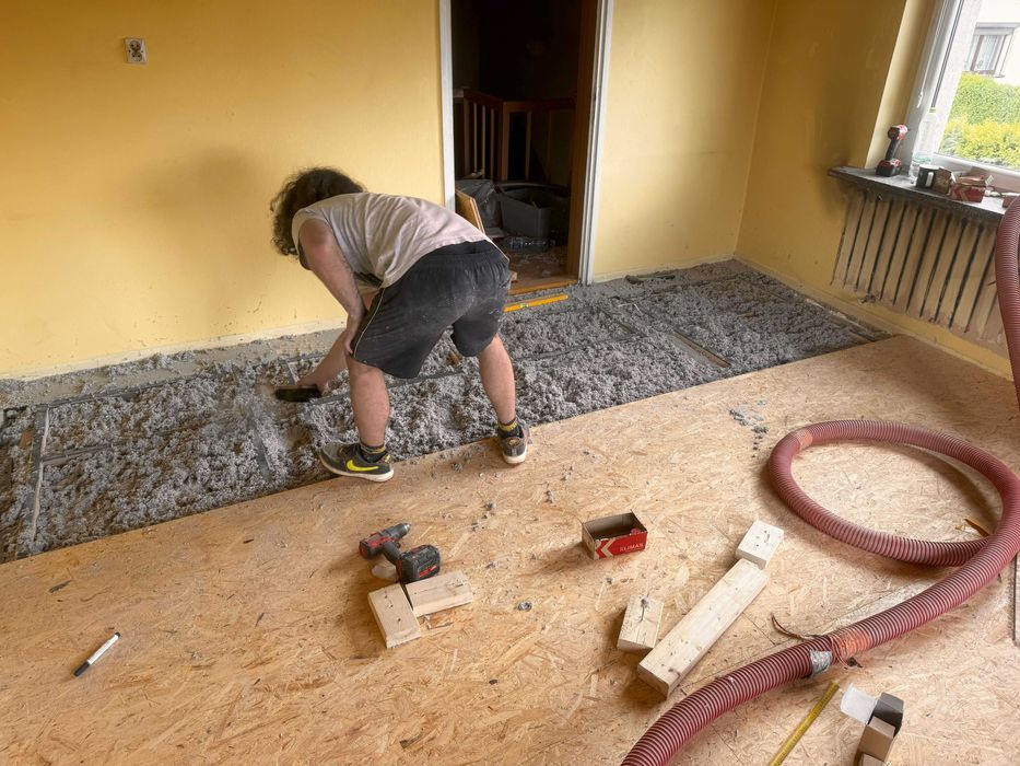 Ocieplenie domu izolacje celuloza wdmuchiwanie docieplanie poddasza