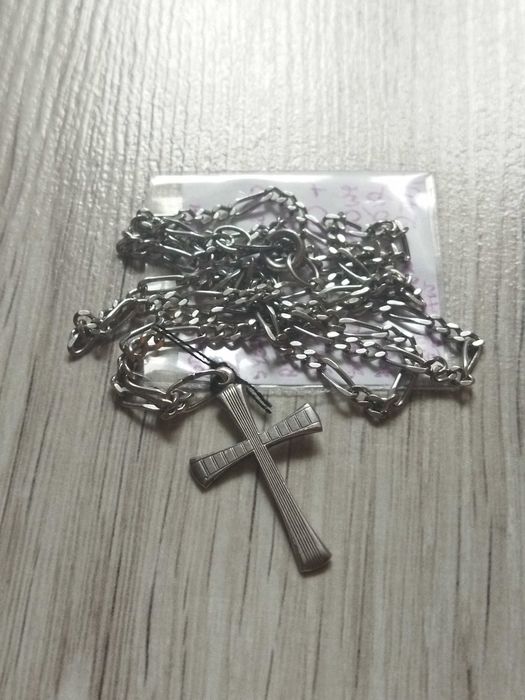 Srebrny łańcuszek figaro z krzyżykiem – elegancki zestaw męski - srebro 925