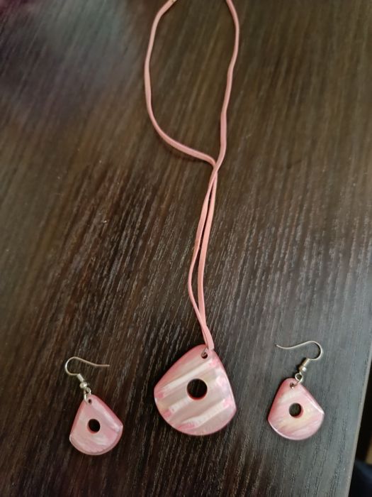 Różowy komplet naszyjnik i kolczyki