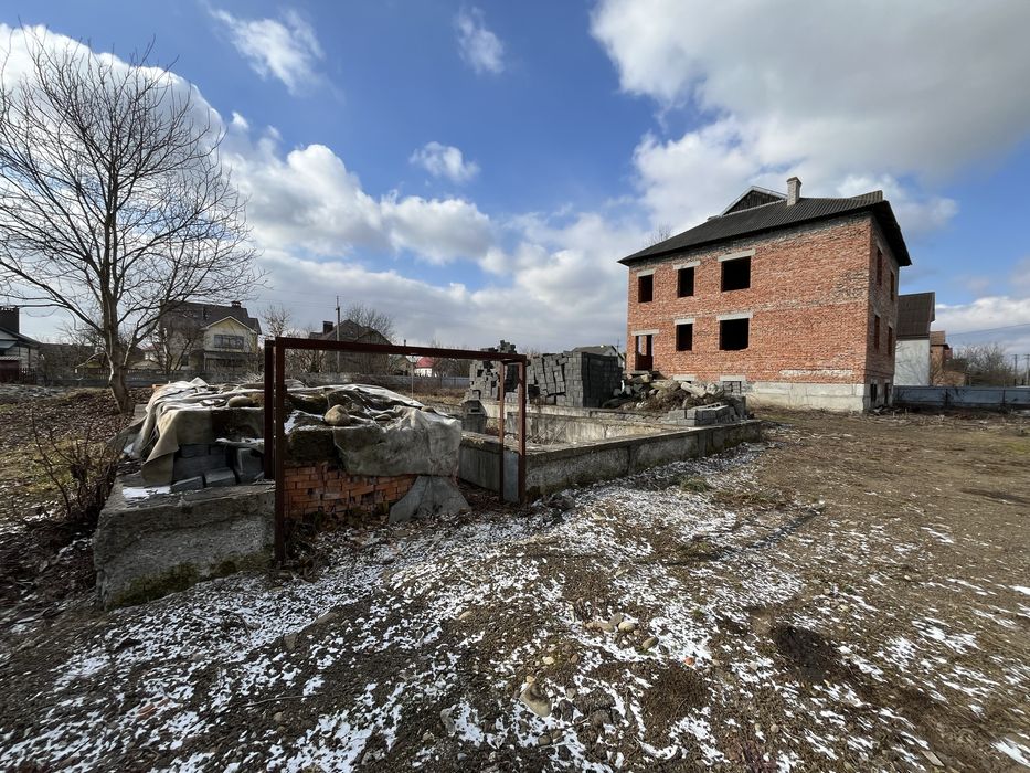 Продається земельна ділянка 12сот під забудову в с.Клузів.Вул Весняна