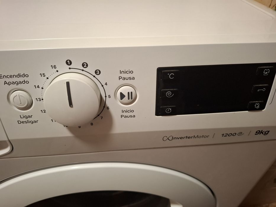 Máquina lavar roupa Indesit