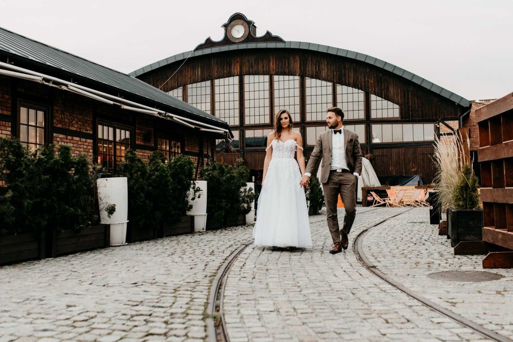 Fotograf / Kamerzysta / ślub / wesele / 18 urodziny / chrzest /komunia