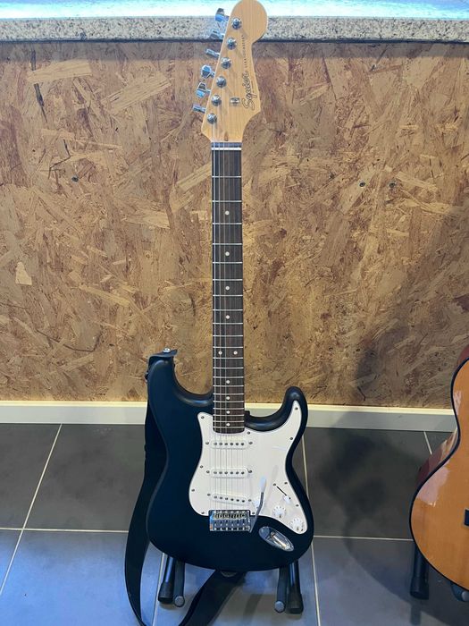 Guitarra Fender Squier Stratocaster c/ garantia