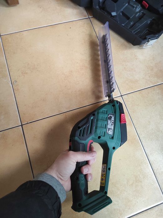 Акумуляторні ножиці для трави та кущів PARKSIDE 2 в 1 PAGS 20-Li A1