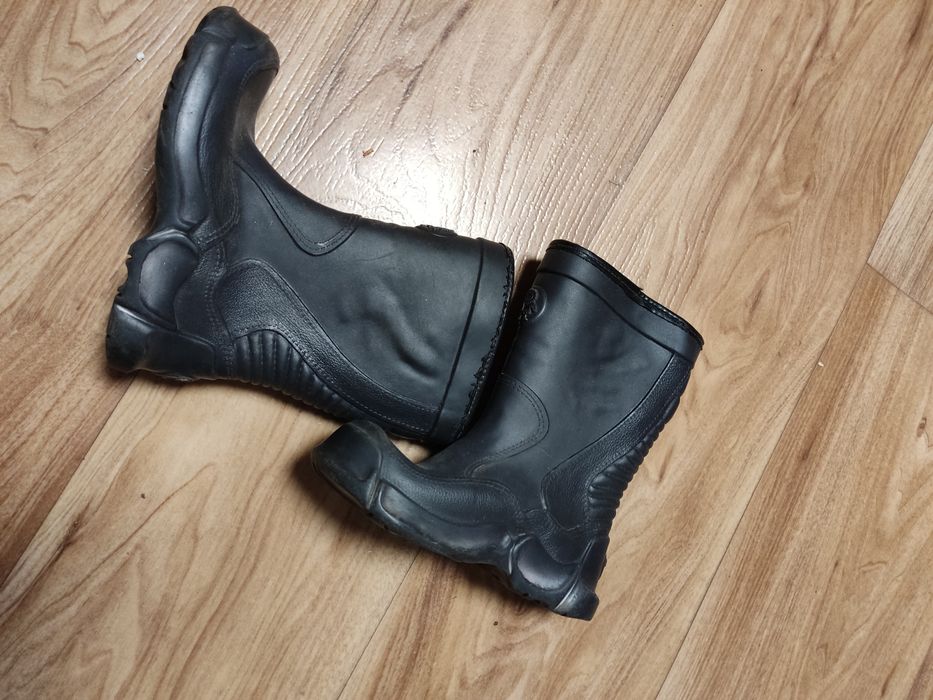 Kalosze czarne lekko ocieplane 27