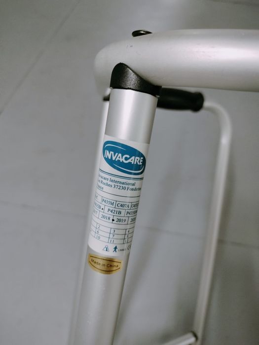 Andarilho Fixo e Prancha de Banho Sénior