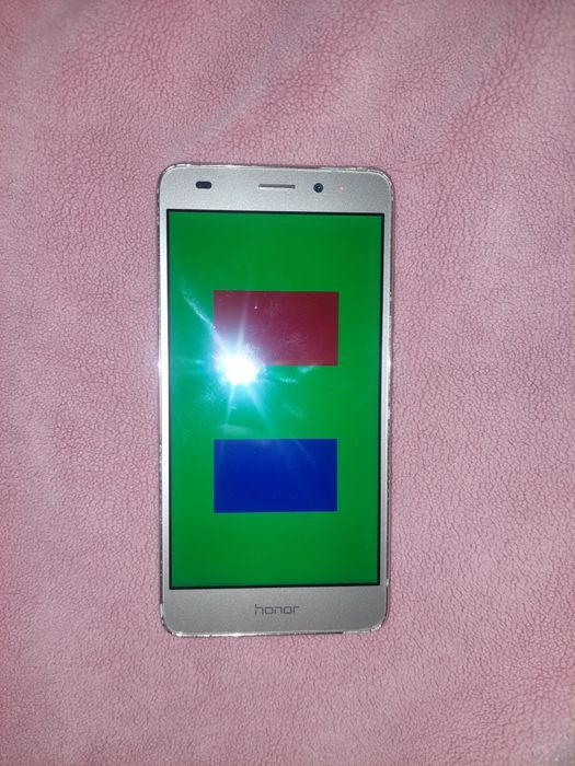 Смартфон Honor 5 на запчасти. Экран целый.