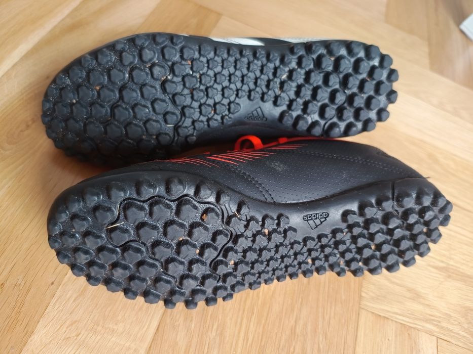 Adidas turfy żwirówki Predator Club 37.5