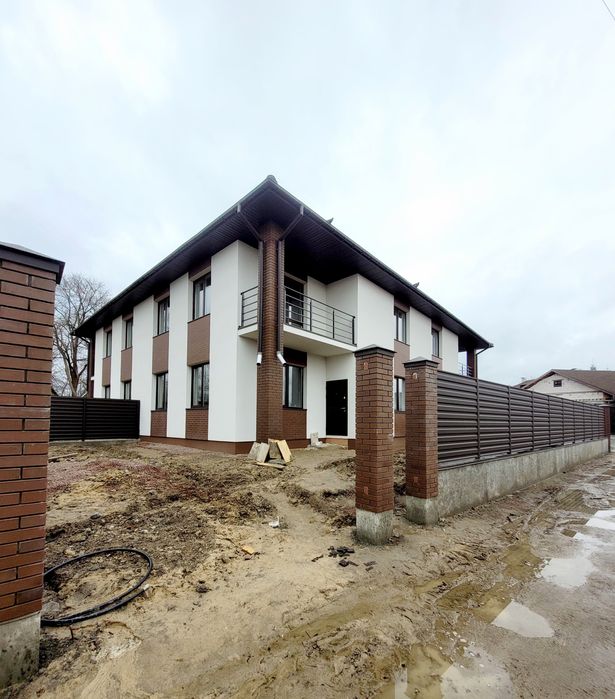 Таунхаус Центр Подол 120 кв.м центральні комунікації 4 кімнати 3 сотки