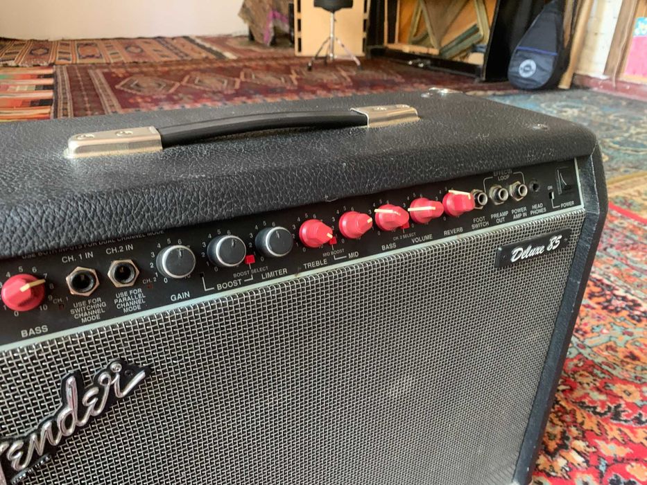 Fender Deluxe 85 / Red knob / Spring reverb комбопідсилювач 85 Вт / 6