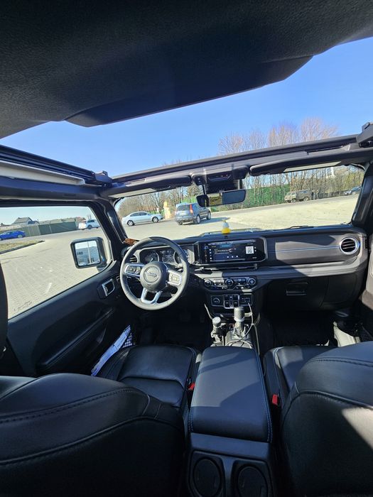 Jeep Wrangler 2023 VIN 1C4RJXU66RW163211 фото оголошення 4 з 17
