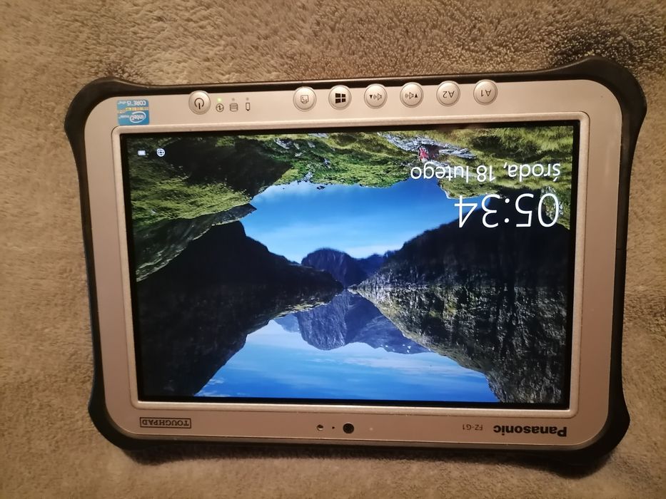 Pancerny tablet panasonic FZ-G1
i5 5 GEN 256GB SSD 
LTE UCHWYT +RYSIK