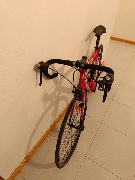 Bicicleta de Estrada, BTWIN Modelo Triban 3, Optimo para iniciantes.