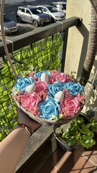 Cesto de flores de cetim