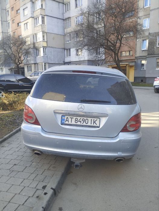 Мерседес r320 у гарному стані