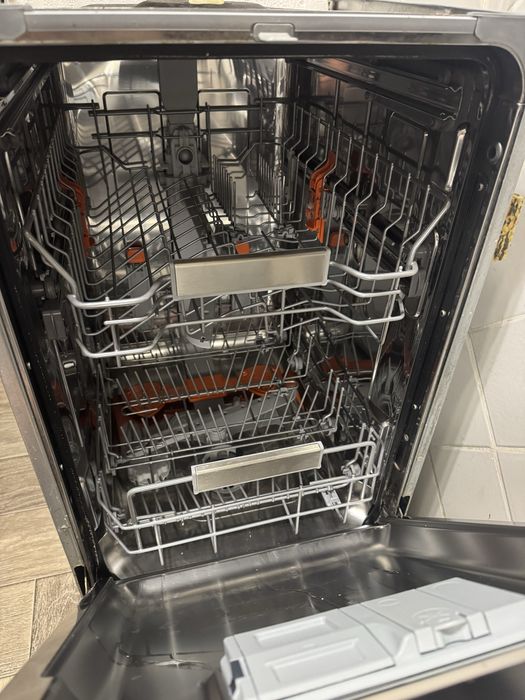 Продам посудомийну машинку