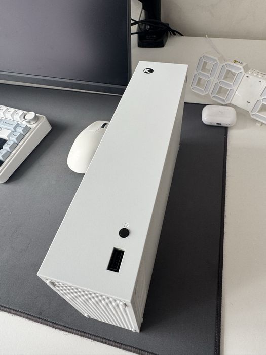 Xbox series s хорошее состояние