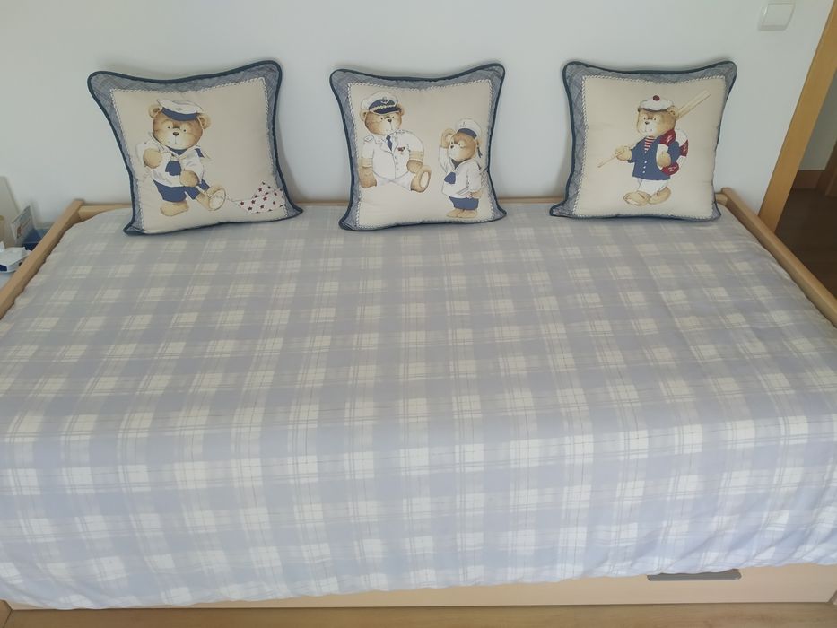 Edredão e capa  e mais 3 almofadas