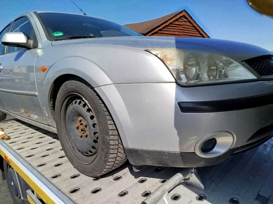 Ford Mondeo MK3 , 2003 rok - błotnik prawy przód