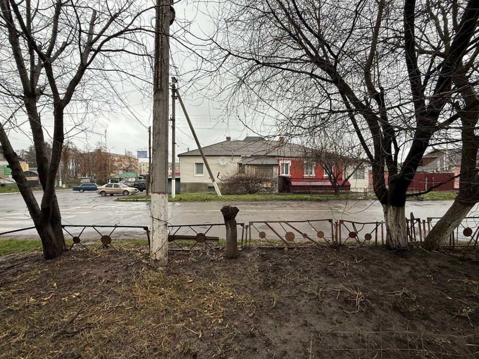 Фасадна частина будинку Центр