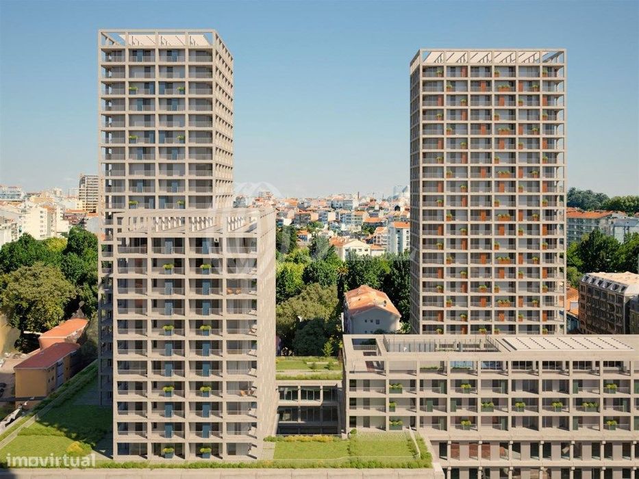 Apartamento T0 no Fernão Magalhães 127, Porto