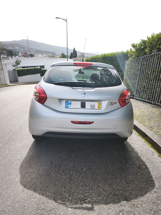 Peugeot 208 1.6 BlueHDi - Económico e bem equipado
