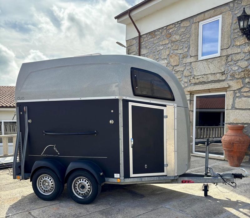 Roulote / Reboque / Atrelado Cavalos