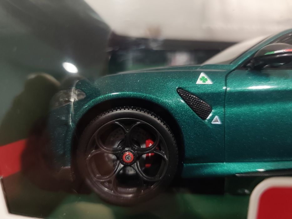 1/18 Alfa Romeo Giulia GTA m burago carro coleção miniatura
