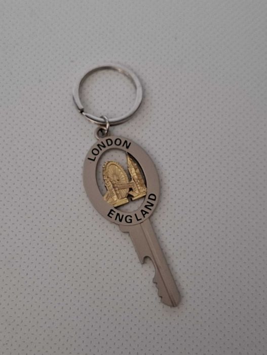 Porta chaves original London - England - 2019, com abre cápsulas