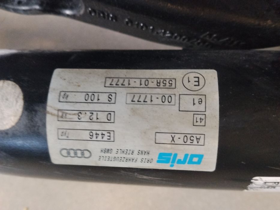 Oryginalny skladany  hak holowniczy Audi Q5  08-17