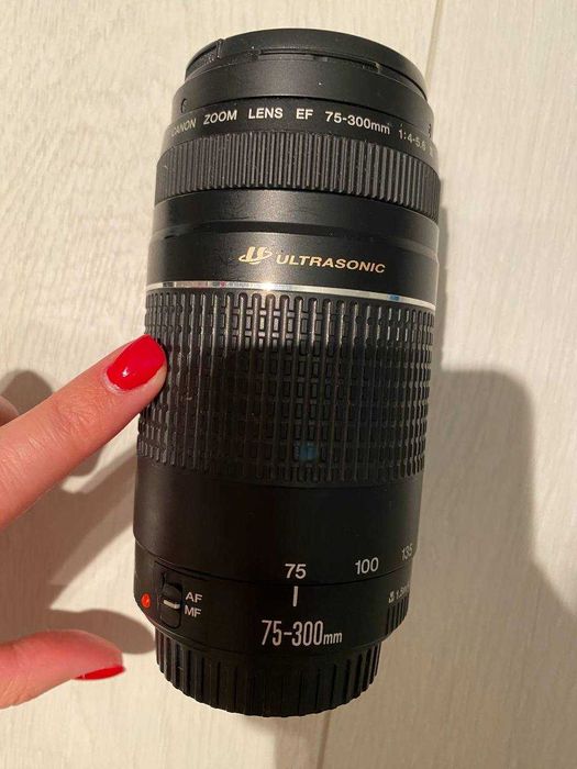 Об'єктив Canon 75-300