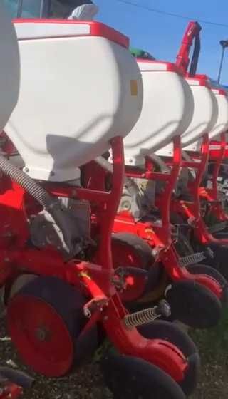 Сівалка точного висіву Agromaster Planter D8, 8 рядків, кукурудза, соняшник. соя