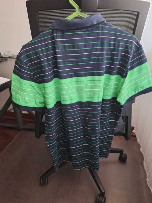 Polo Hugo Boss Azul e verdes riscas