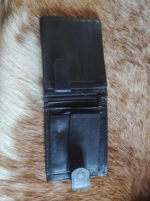 Carteira em pele genuína