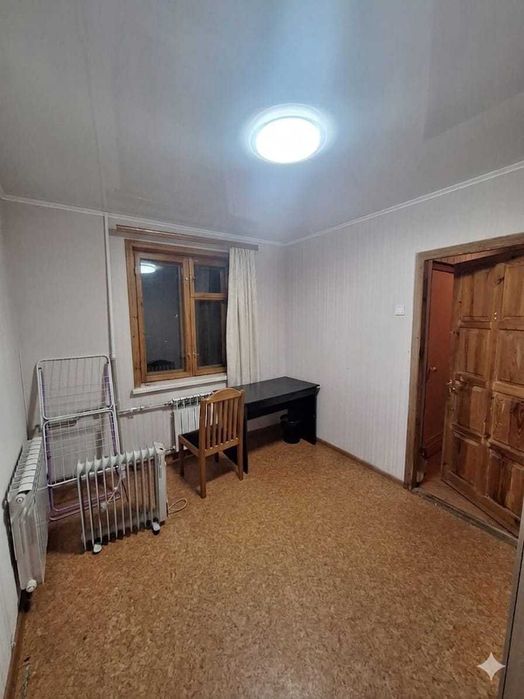 Срочно продам 4 к.кв.по ул.Дмитриевская 5