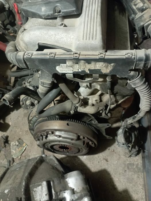 Двигун BMW м40 б18 комплект в доброму стані