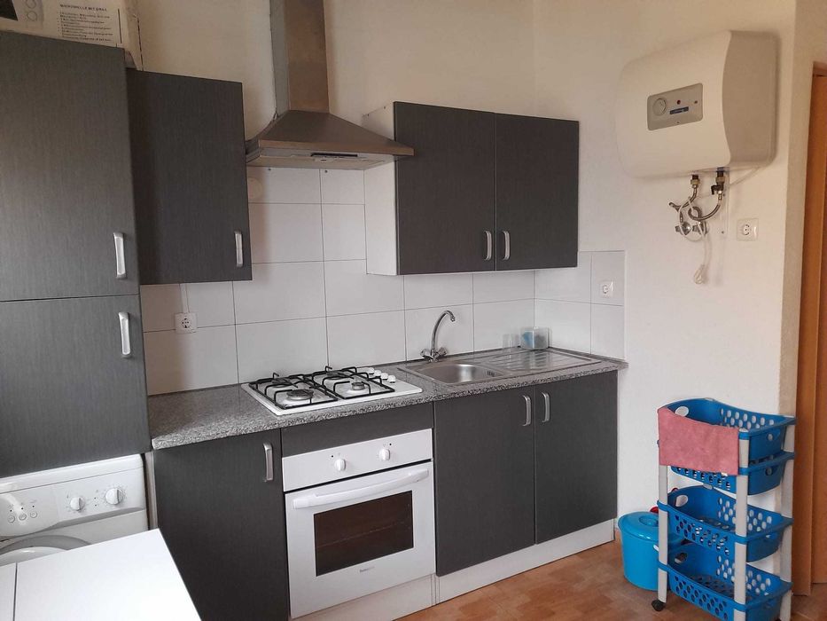 Alugo T1 Terrugem (respostas só por chamada telefónica)