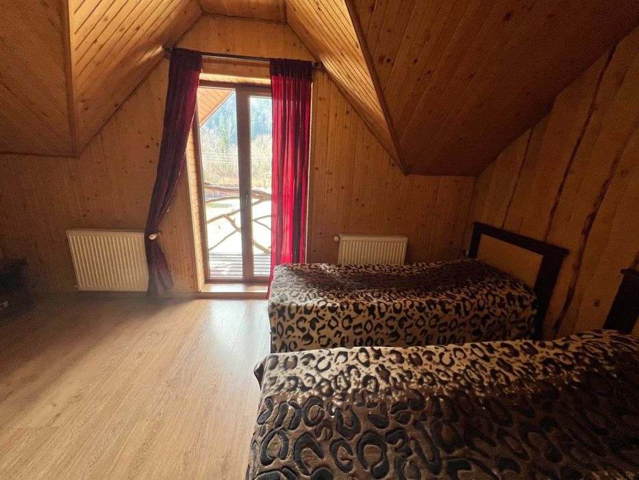 За 390 000$ продається 4 котедда площа яких 360 м2 та 15 сотих Татарів
