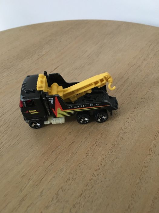 Hot wheels 1981 tow truck rescue network