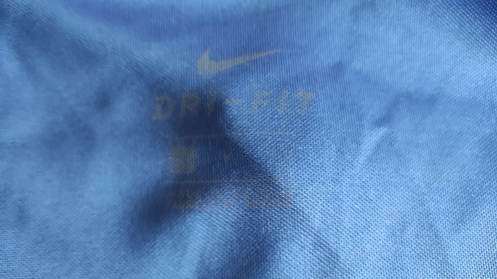 Продам футболку Nike