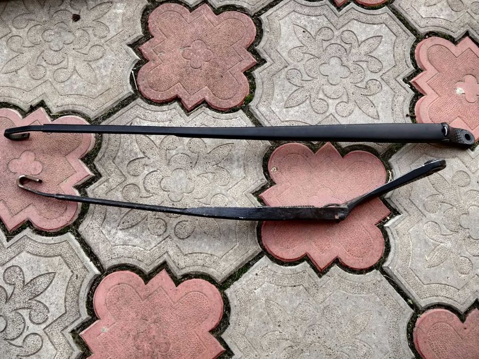 Повідки двірників Renault Laguna 2