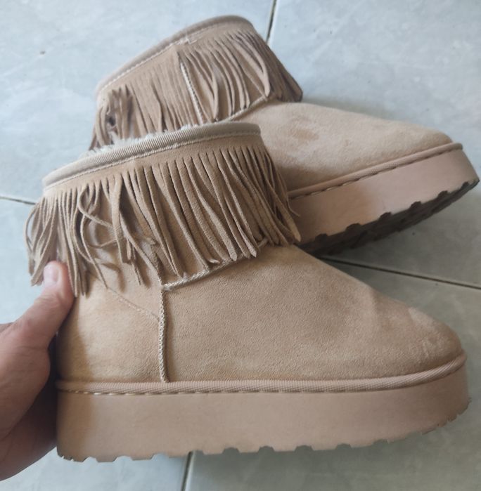 Bota de senhora em camurça para inverno n.41. Como novas