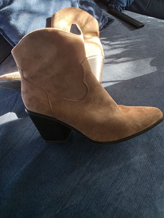 Sprzedam botki roz.41