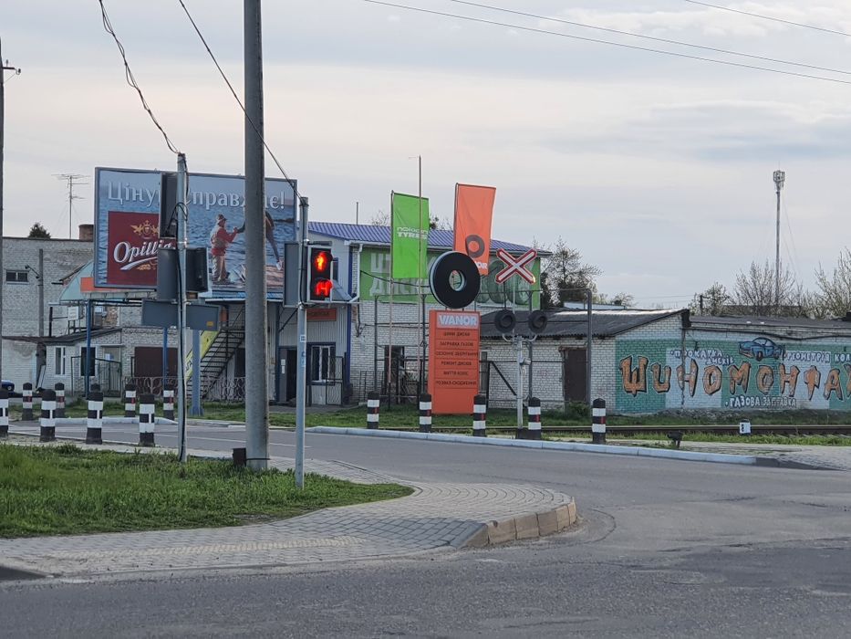 Продам/здам цегляний гараж в коперативі АВТОКОМП-2  по вулиці К.Карого