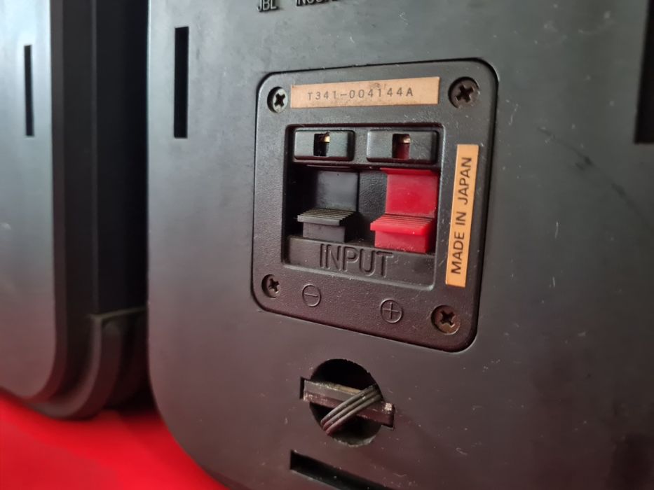 Colunas Jbl control la