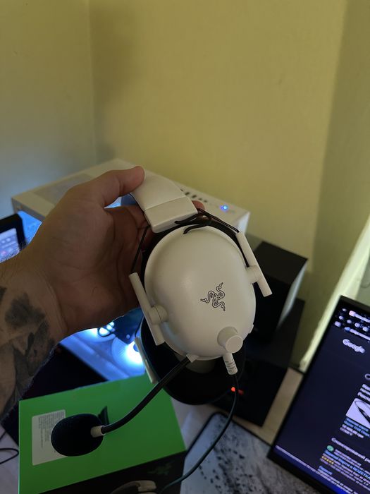 Продаю оригінальну ігрову гарнітуру Razer BlackShark V5 X