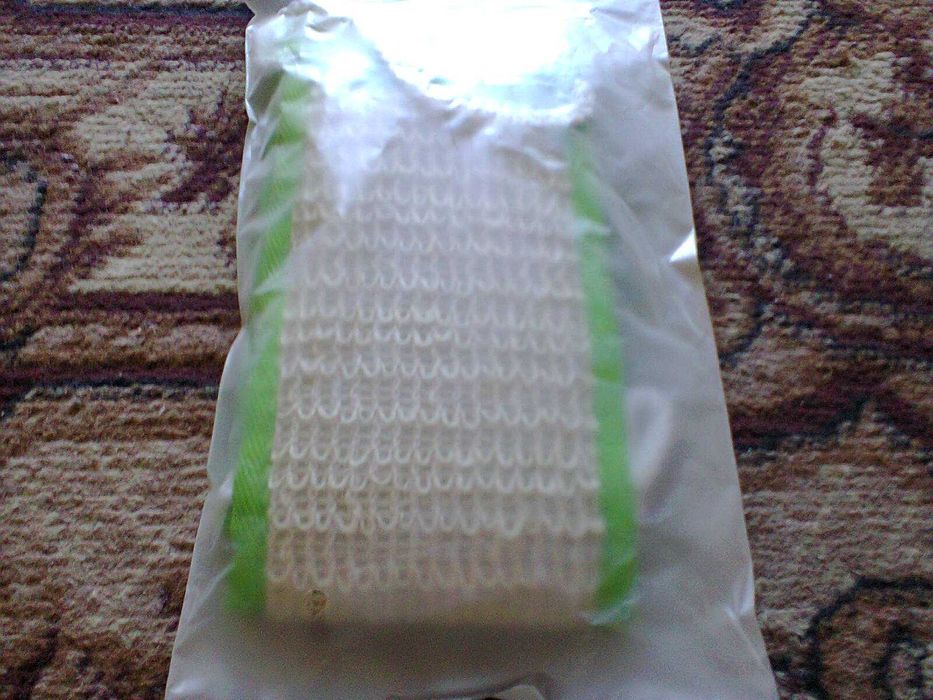 Мочалки банные, новые, запечатаны, розовая и белая, 150 гривен за 2