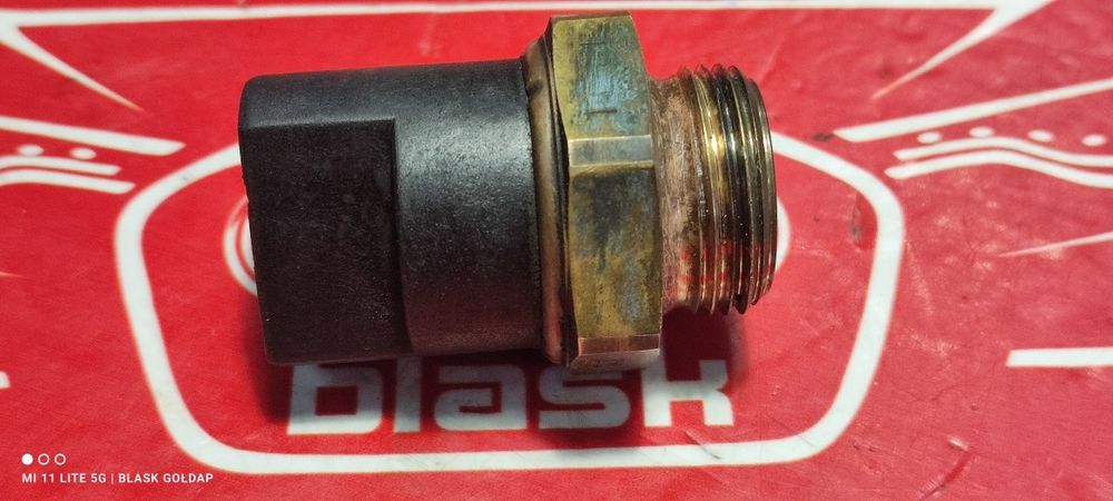 Przełącznik Termiczny Wentylator Chłodnicy 6-24V Audi A8 D2 3.3 94-02