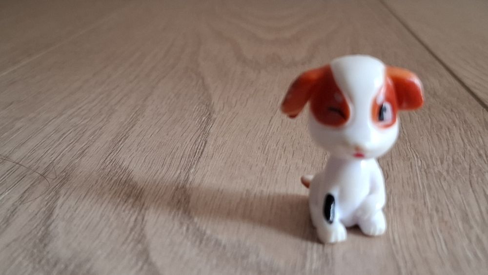 Figurka pies piesek z łatka